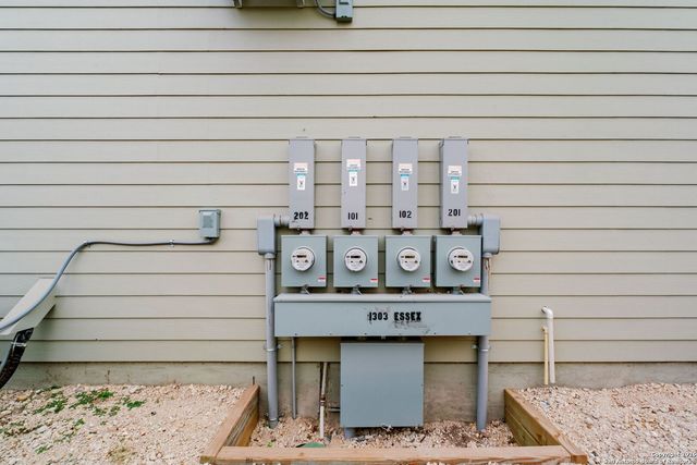 1510 S Essex St 101,102, San Antonio, TX 78210