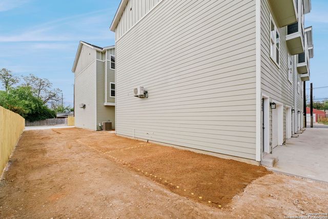 1510 S Essex St 101,102, San Antonio, TX 78210