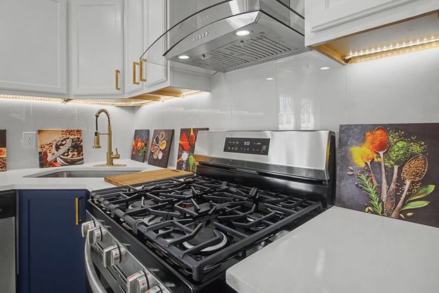 806 Laguna Drive, Garland, TX 75043