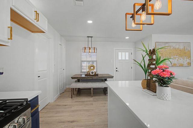 806 Laguna Drive, Garland, TX 75043