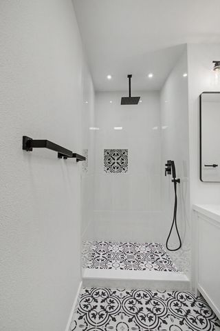 806 Laguna Drive, Garland, TX 75043