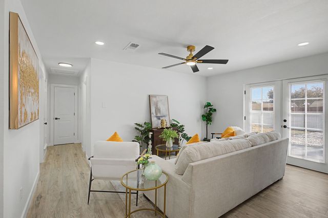 806 Laguna Drive, Garland, TX 75043