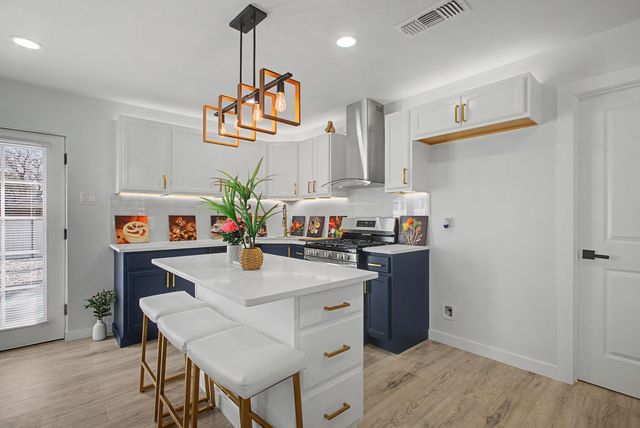 806 Laguna Drive, Garland, TX 75043