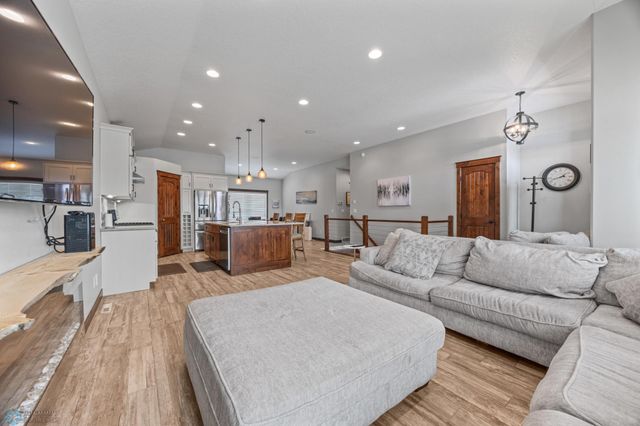 6511 Osgood Parkway S, Fargo, ND 58104