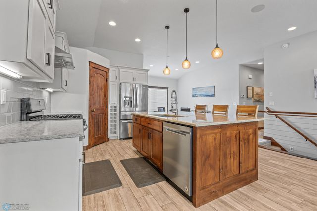 6511 Osgood Parkway S, Fargo, ND 58104