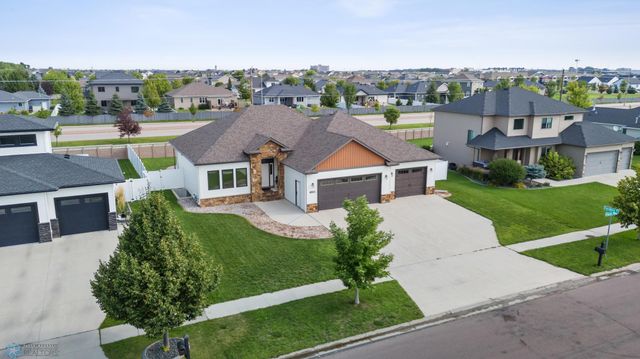 6511 Osgood Parkway S, Fargo, ND 58104