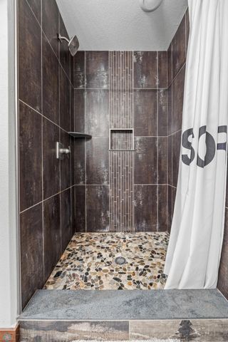 6511 Osgood Parkway S, Fargo, ND 58104