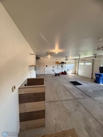 6511 Osgood Parkway S, Fargo, ND 58104