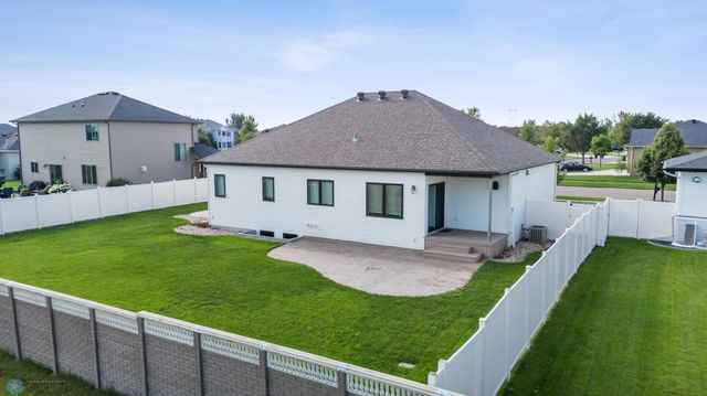 6511 Osgood Parkway S, Fargo, ND 58104