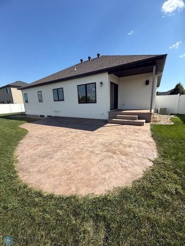 6511 Osgood Parkway S, Fargo, ND 58104