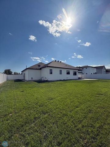 6511 Osgood Parkway S, Fargo, ND 58104