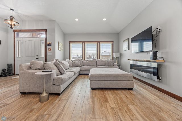 6511 Osgood Parkway S, Fargo, ND 58104