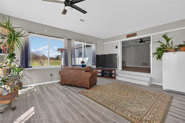 4505 Park Road, Lavaca, AR 72941