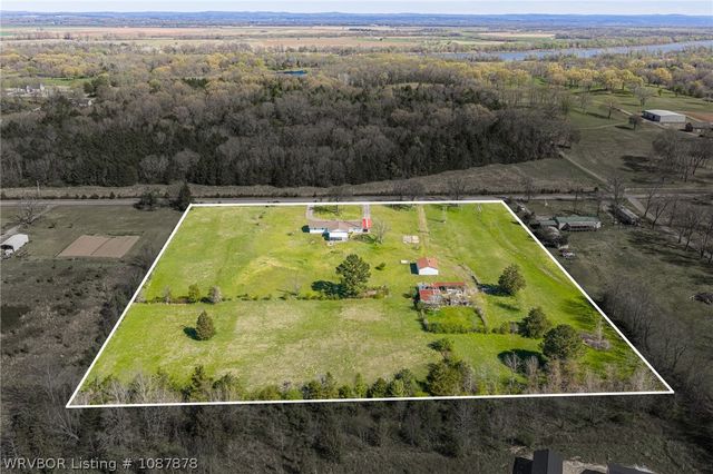 4505 Park Road, Lavaca, AR 72941