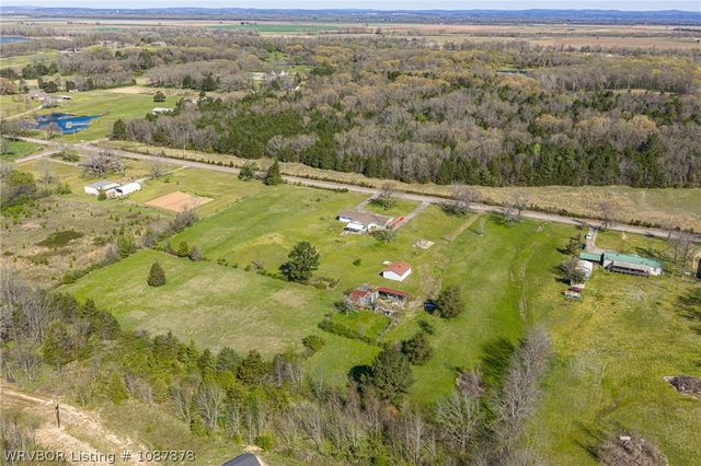 4505 Park Road, Lavaca, AR 72941