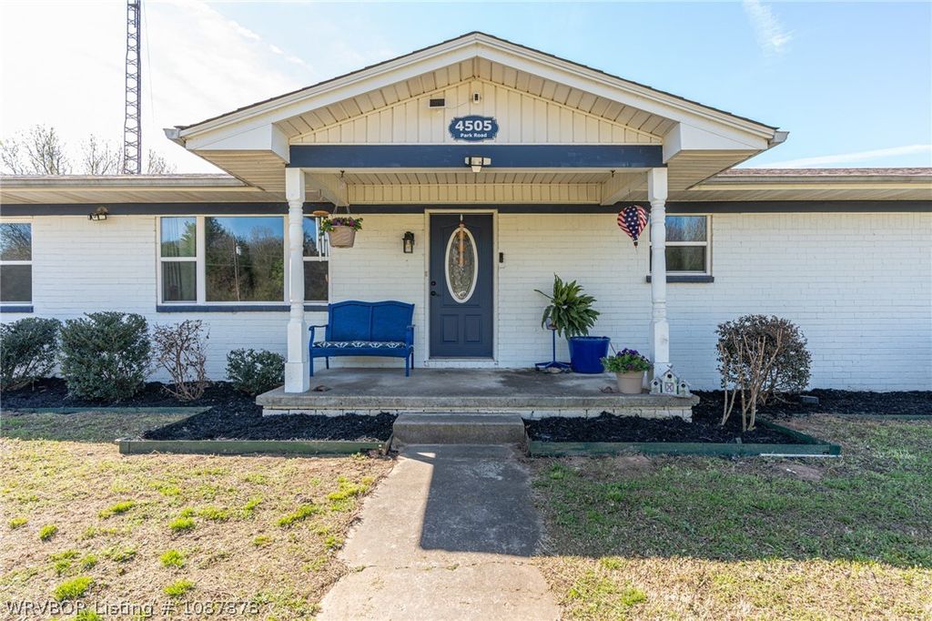 4505 Park Road, Lavaca, AR 72941