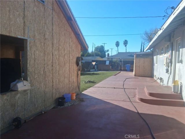 20550 Sherman Way, Winnetka, CA 91306