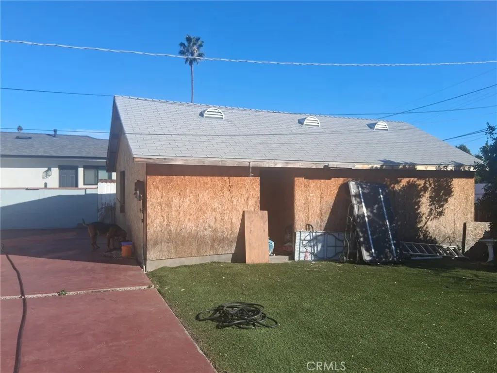 20550 Sherman Way, Winnetka, CA 91306