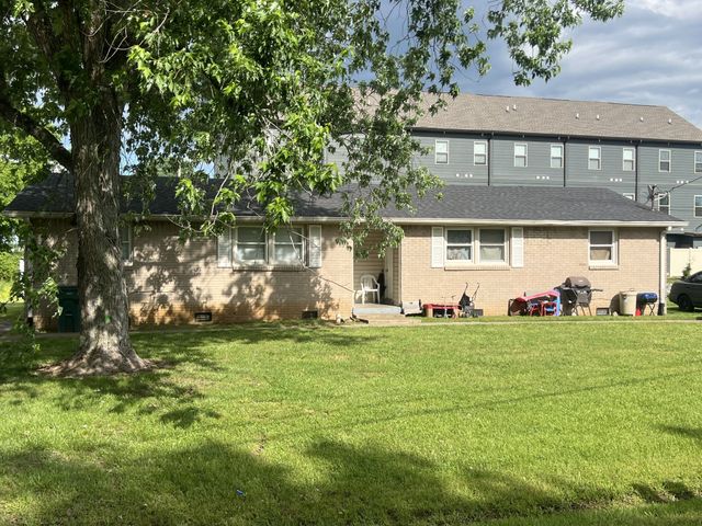 717 Kent Dr, Lebanon, TN 37087