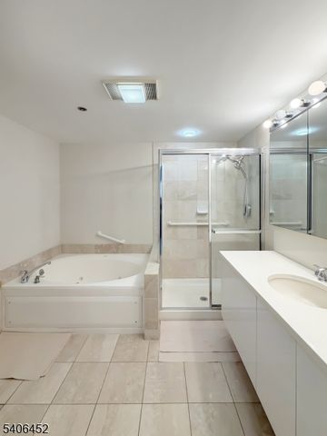 10 Smith Manor Blvd 418, West Orange Twp., NJ 07052