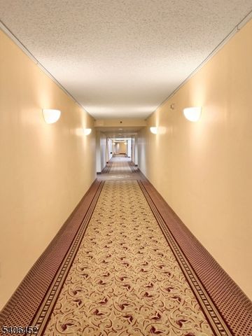 10 Smith Manor Blvd 418, West Orange Twp., NJ 07052