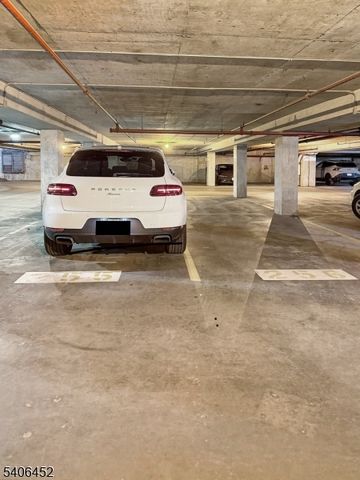 10 Smith Manor Blvd 418, West Orange Twp., NJ 07052