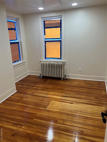 149 W Kingsbridge Road, Mount Vernon, NY 10550