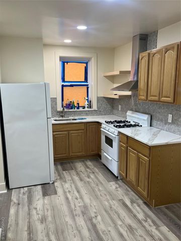 149 W Kingsbridge Road, Mount Vernon, NY 10550