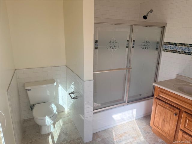149 W Kingsbridge Road, Mount Vernon, NY 10550