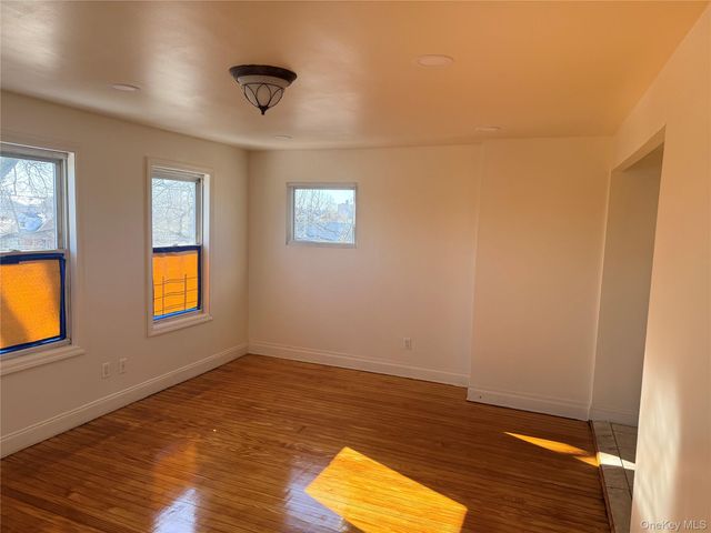 149 W Kingsbridge Road, Mount Vernon, NY 10550