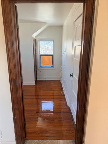 149 W Kingsbridge Road, Mount Vernon, NY 10550