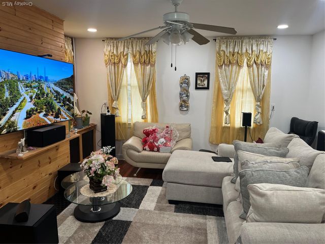 149 W Kingsbridge Road, Mount Vernon, NY 10550