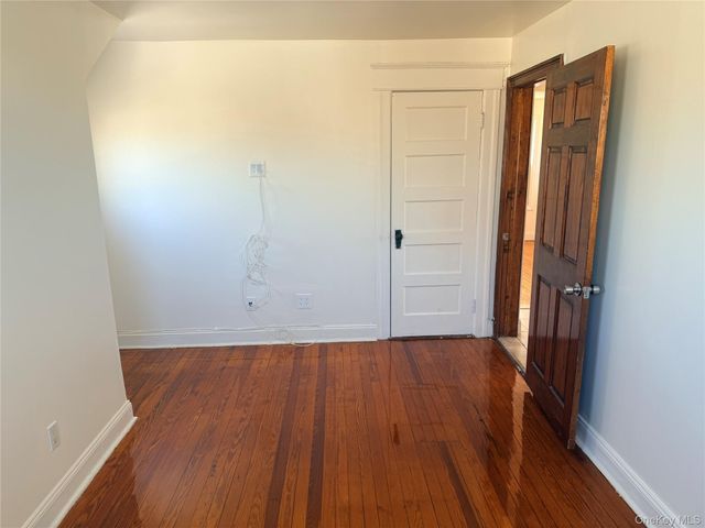 149 W Kingsbridge Road, Mount Vernon, NY 10550
