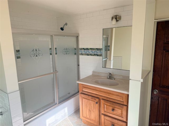 149 W Kingsbridge Road, Mount Vernon, NY 10550