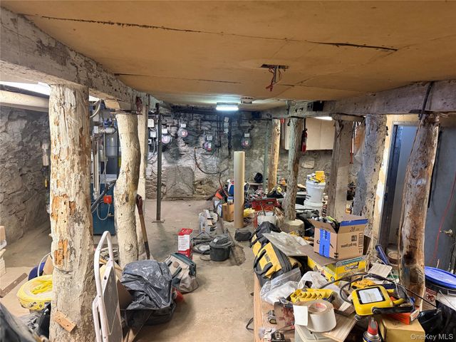 149 W Kingsbridge Road, Mount Vernon, NY 10550
