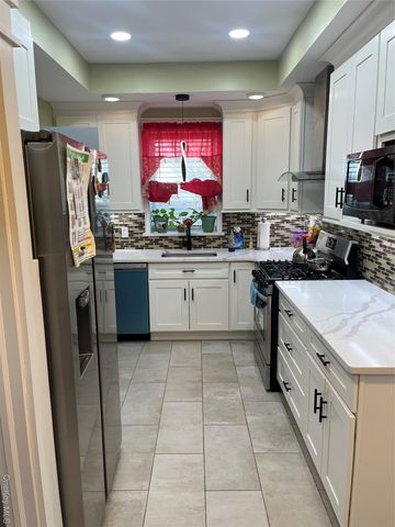 149 W Kingsbridge Road, Mount Vernon, NY 10550