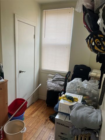 149 W Kingsbridge Road, Mount Vernon, NY 10550