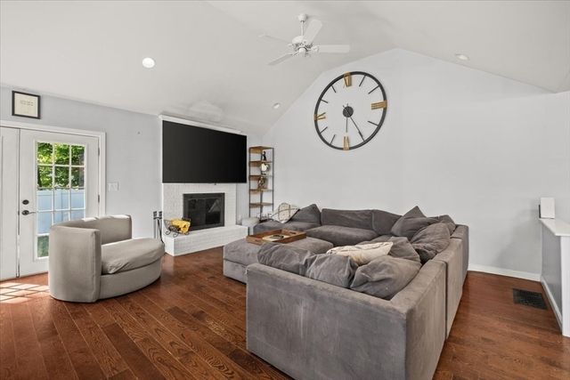38 Fruit Street, Mansfield, MA 02048