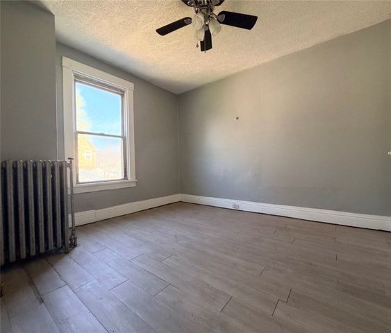 108 Park Rd, Ambridge, PA 15003