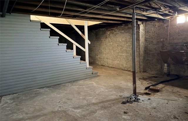 108 Park Rd, Ambridge, PA 15003