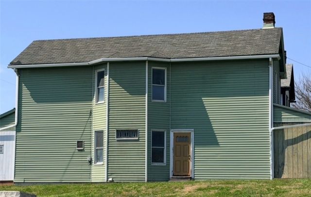 108 Park Rd, Ambridge, PA 15003
