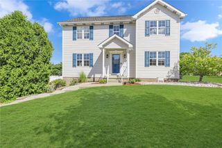 111 Mccracken Dr, Center Twp, PA 15061