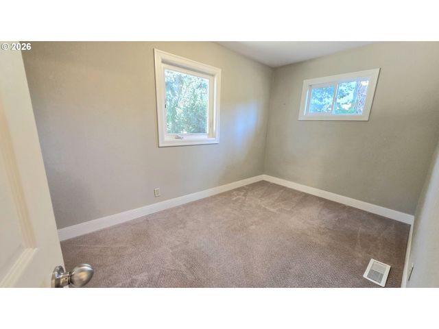 13001 Se CLAYBOURNE St, Portland, OR 97236