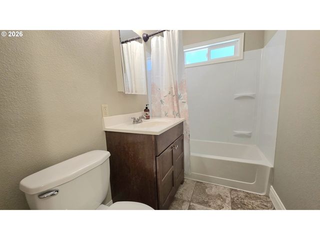 13001 Se CLAYBOURNE St, Portland, OR 97236
