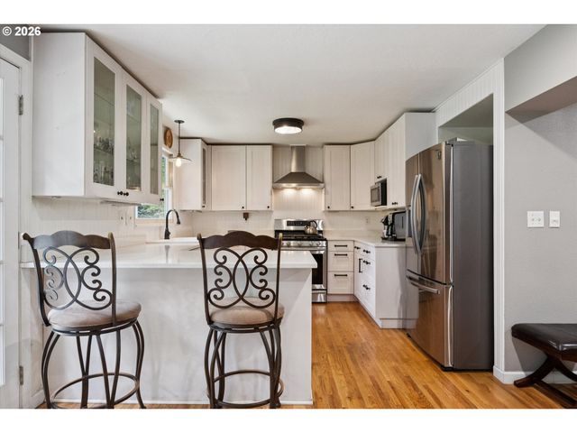 19113 TERRY Ave, Lake Oswego, OR 97035