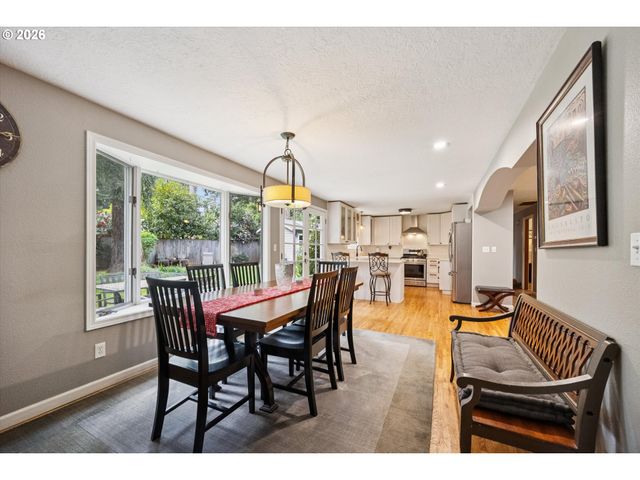 19113 TERRY Ave, Lake Oswego, OR 97035