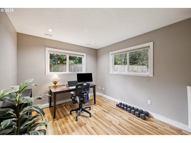 19113 TERRY Ave, Lake Oswego, OR 97035