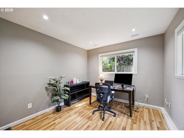 19113 TERRY Ave, Lake Oswego, OR 97035