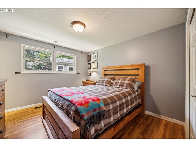 19113 TERRY Ave, Lake Oswego, OR 97035