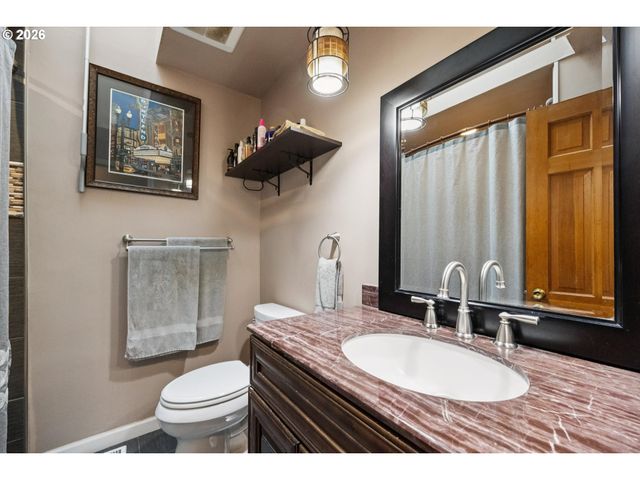 19113 TERRY Ave, Lake Oswego, OR 97035